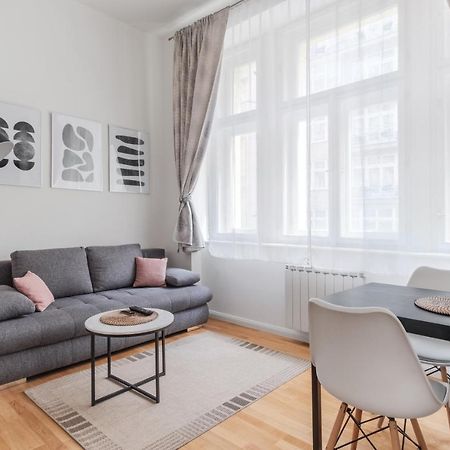 Luminous Apartment For 2 Near Wenceslas Square By Prague Days Экстерьер фото