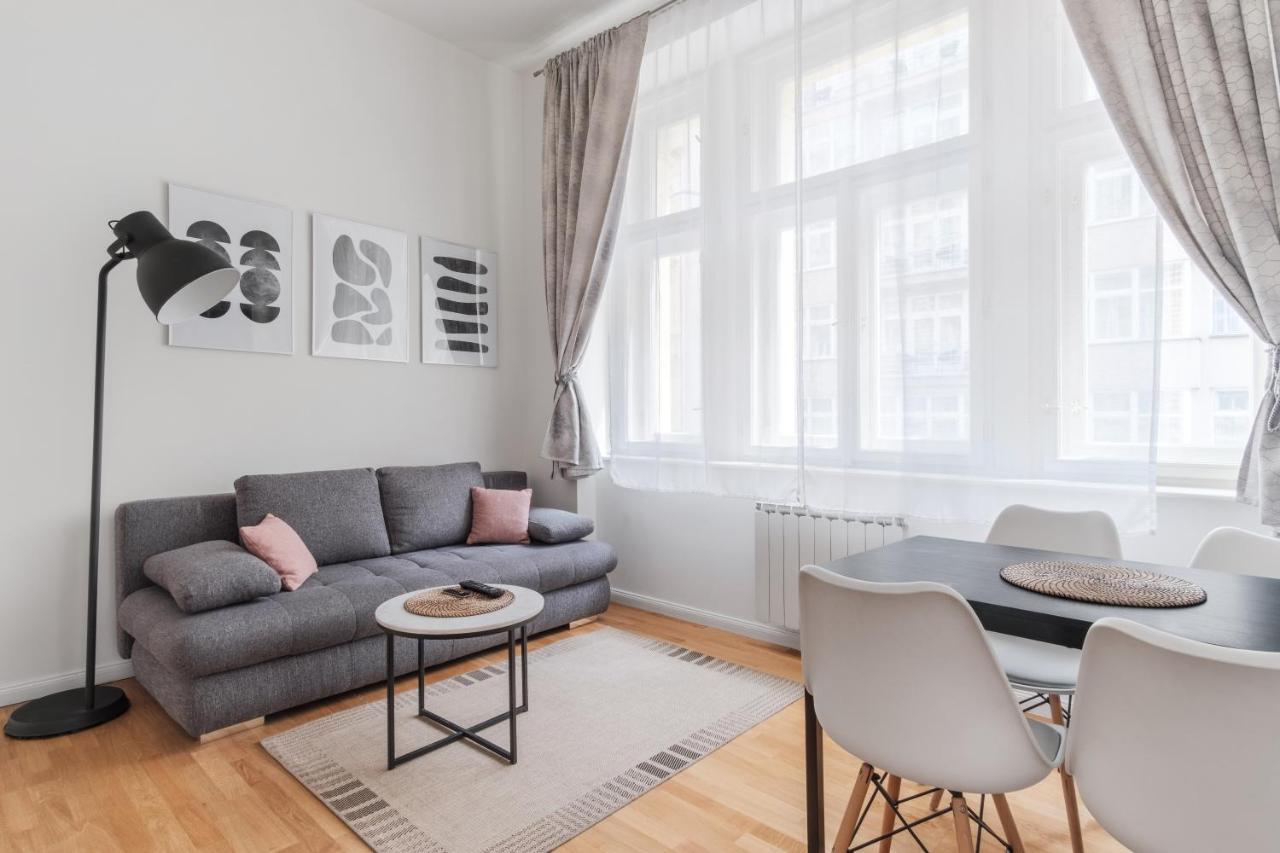 Luminous Apartment For 2 Near Wenceslas Square By Prague Days Экстерьер фото