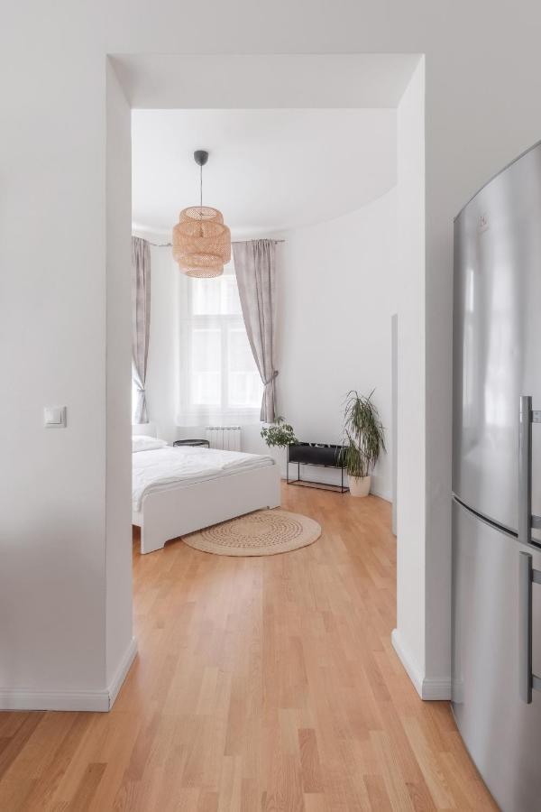 Luminous Apartment For 2 Near Wenceslas Square By Prague Days Экстерьер фото