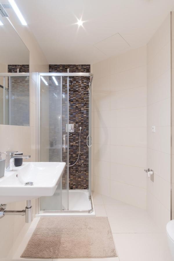 Luminous Apartment For 2 Near Wenceslas Square By Prague Days Экстерьер фото